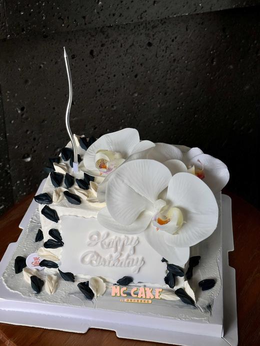 黑白裱花蝴蝶兰蛋糕（仿真花） 商品图5