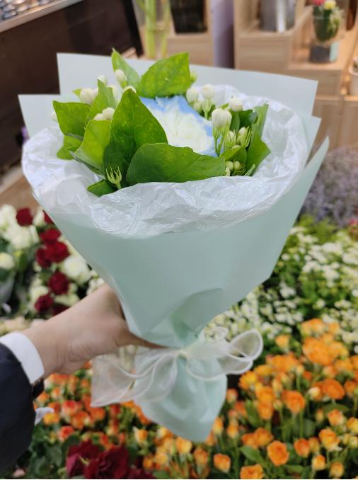 茉莉花+碎冰蓝花束（拼团） 商品图1