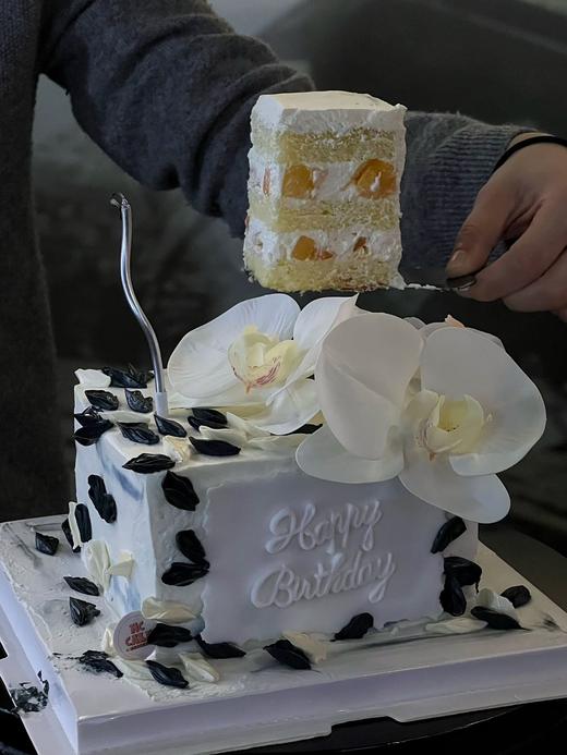 黑白裱花蝴蝶兰蛋糕（仿真花） 商品图4