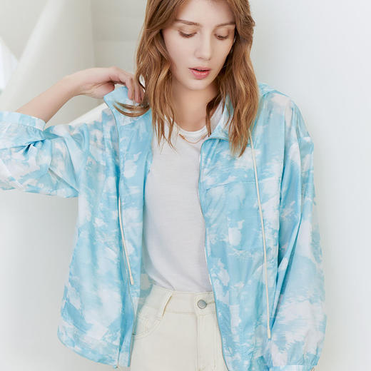 【女士防晒服】23年夏季新品女士轻薄防紫外九分袖外套 商品图1
