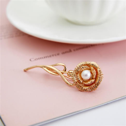 Pearl moments 一支康乃馨 珍珠胸针 商品图6