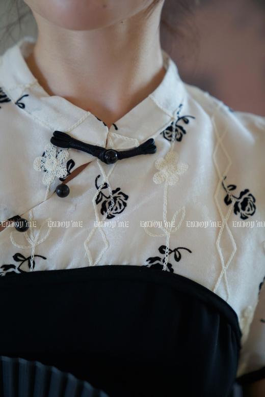 【门店同款】2023年夏季新中式黑花刺绣改良旗袍 150792517 商品图4