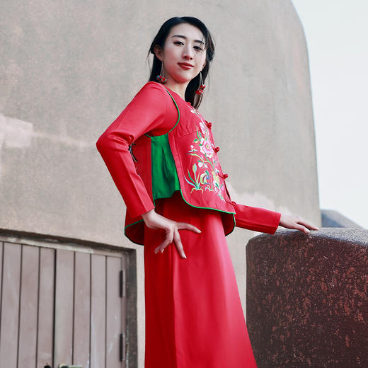 【热销款回货】春色满园民族刺绣马甲 | 现货加急发 商品图1