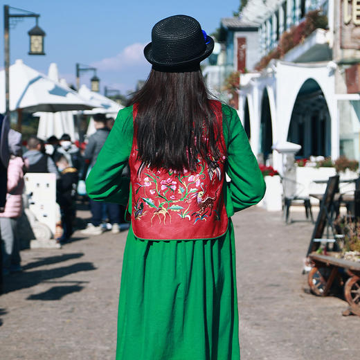 【热销款回货】春色满园民族刺绣马甲 | 现货加急发 商品图2