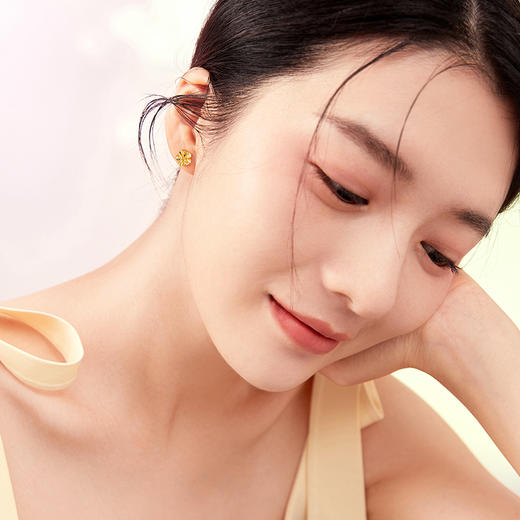 周六福5G黄金耳钉女2代无极金系列足金计价金花耳饰送女友礼物 商品图3