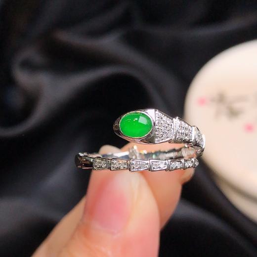427030 翡翠蛇戒指 冰底阳绿，满色！ 18K金钻石奢华豪镶💎 高级美 整体：18.7-10.8-3.8mm 裸石:5.2-4.2-2.8mm 超值价：3900 商品图1