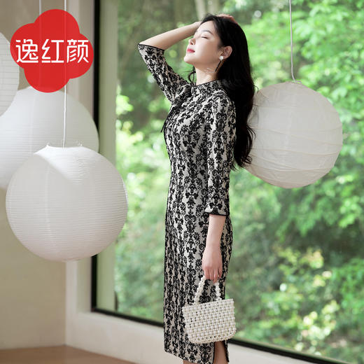 逸红颜东野2025春秋新款弹力薄针织旗袍改良版连衣裙女立领七分袖 商品图3