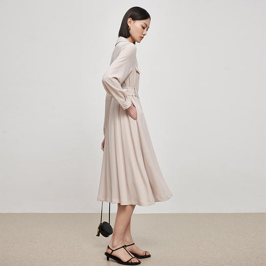 IN AND ON22406西装裙女收腰高级感气质高腰西装领长袖大摆中长款a字连衣裙 商品图7