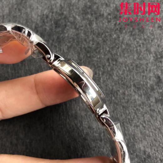 浪琴表 GS心月系列优雅而至。典雅别致的外观，采用与正品一致的Cal.L250机芯。温柔的外表之下，蕴含一颗“正品”真芯。 商品图4