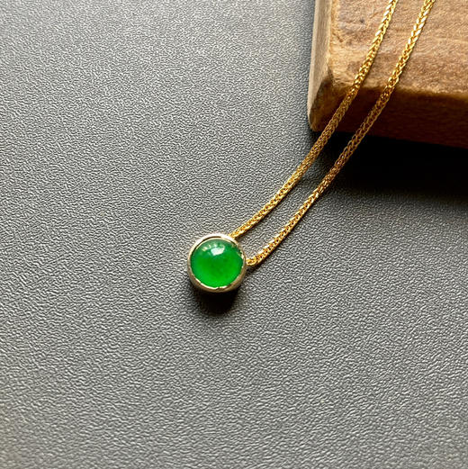 冰种阳绿翡翠蛋面吊坠18k黄金镶嵌 商品图1
