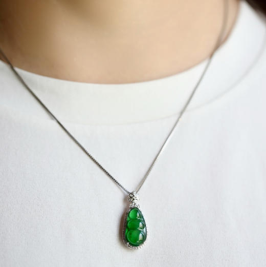 高冰种阳绿翡翠福豆18k白金钻石镶嵌 商品图8