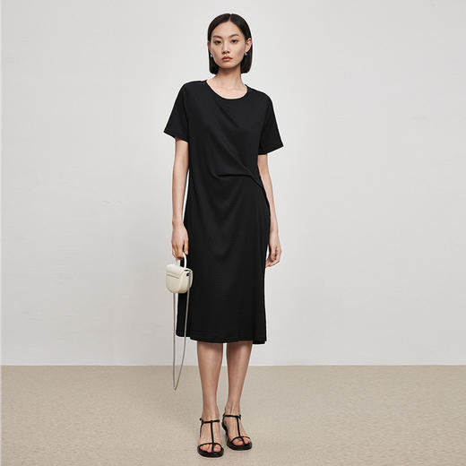 IN AND ON21973水波纹扭结连衣裙女长款优雅气质短袖圆领纯色简约长裙 商品图2