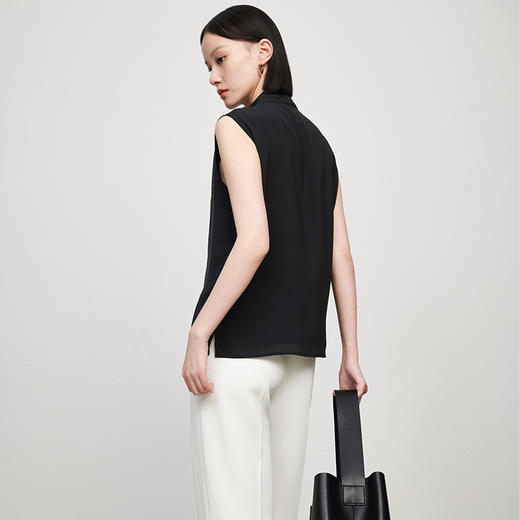 IN AND ON21210夏季新款设计感丝滑飘带衬衫女V领丝质无袖背心上衣 商品图8