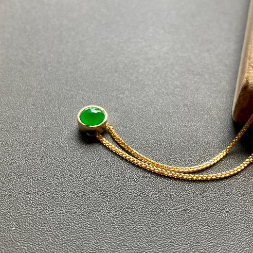 冰种阳绿翡翠蛋面吊坠18k黄金镶嵌 商品图2