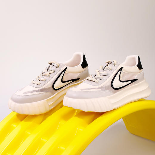 Safiya/索菲娅2023新品新潮撞色勾勾透气网面松糕厚底休闲鞋 SF33112402 商品图9