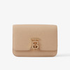 BURBERRY 巴宝莉 女士皮革小号 TB 专属标识锁扣包 卡其色 8062974 B4741 商品缩略图0