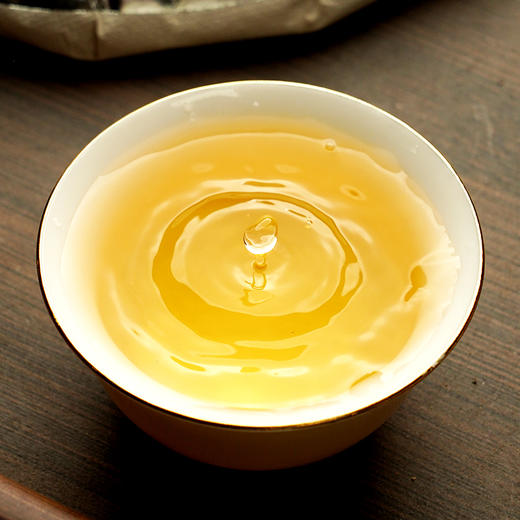 【古树银针】云南古树白茶全芽头临沧核心产区一年仅采一次  357克/饼 商品图2