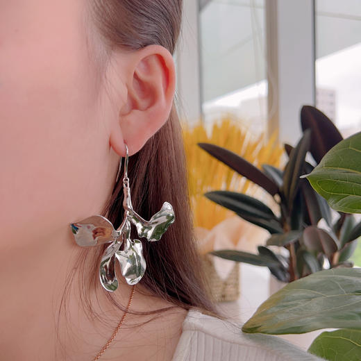 鸢尾耳钩 金银两色 预售10天 商品图5