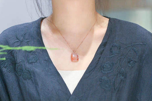 南红冰飘【沁雪】吊坠，925银镶  商品图7