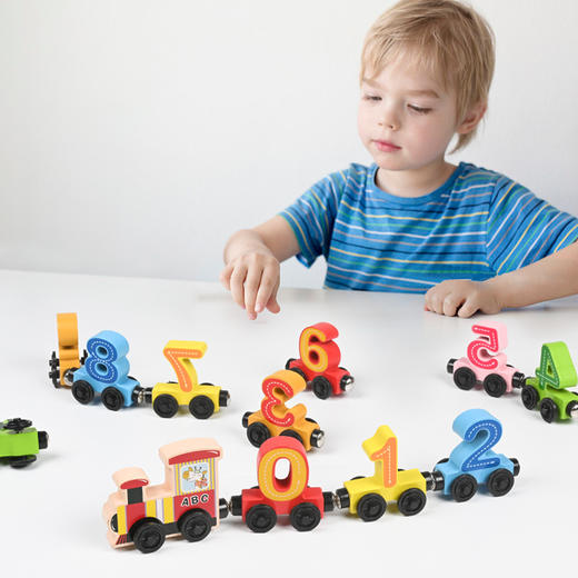 *【母婴用品】木质12节磁性数字小火车磁吸数字积木火车头儿童早教玩具 商品图3
