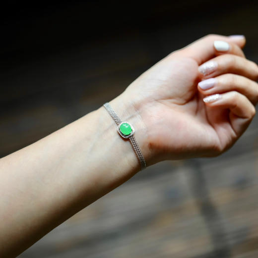 冰种阳绿翡翠蛋面手链18k白金钻石镶嵌 商品图10