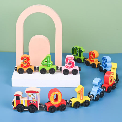 *【母婴用品】木质12节磁性数字小火车磁吸数字积木火车头儿童早教玩具 商品图1