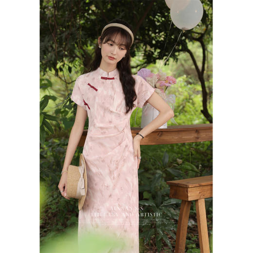 【65折秒杀】鹿向南《叶语风吟》新中式粉色连衣裙女夏新款收腰开叉长裙LXN29982 商品图1