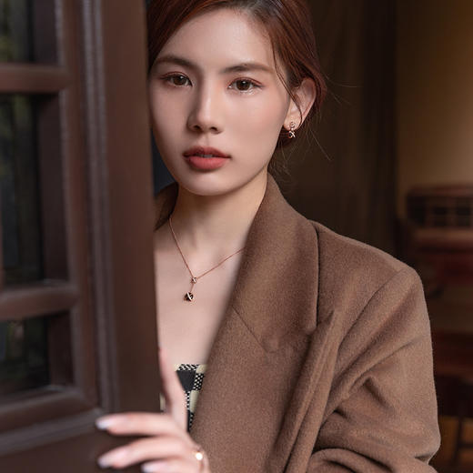 ［结·锁系列］18K玫瑰金镶钻黑玉髓月光石耳饰 商品图2