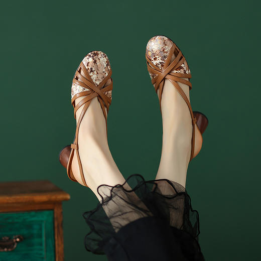 时尚个性，镂空个性印花粗跟凉鞋YX-A928 商品图11