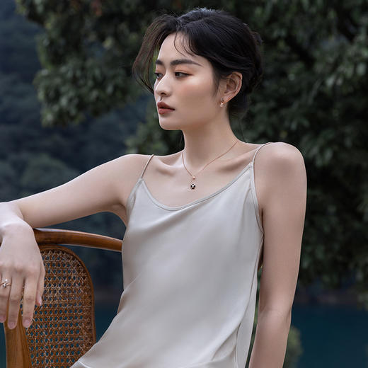 ［结·锁系列］18K玫瑰金镶钻黑玉髓月光石项链 商品图4