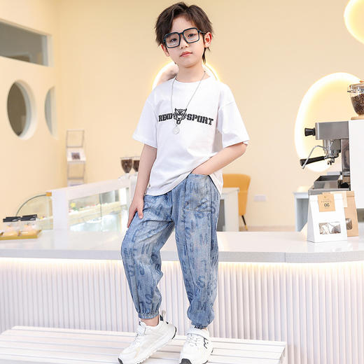 【六一热卖 提前抢！】新款男女童韩版宽松百搭中大儿童宽松休闲牛仔裤，时尚百搭，贴身舒适，宽松设计，展现活力风采，耐穿耐洗耐磨，颜色多样，性价比十足！ 商品图1
