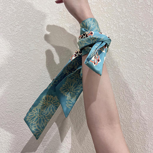 读者书店 | 云衣风尚 丝巾 原创国风编发带壁画送礼丝巾方巾 商品图7