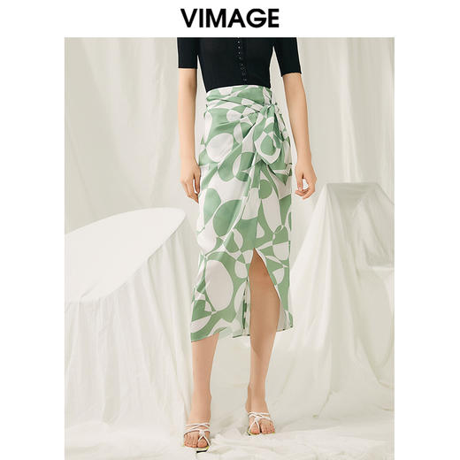 VIMAGE纬漫纪夏季新款大方裙摆开叉印花半身裙V1906526 商品图4