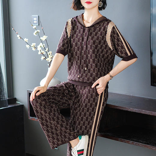 夏季新款，冰丝休闲运动套装女短袖宽松卫衣薄款妈妈装阔腿裤两件套CC-10-1817 商品图0