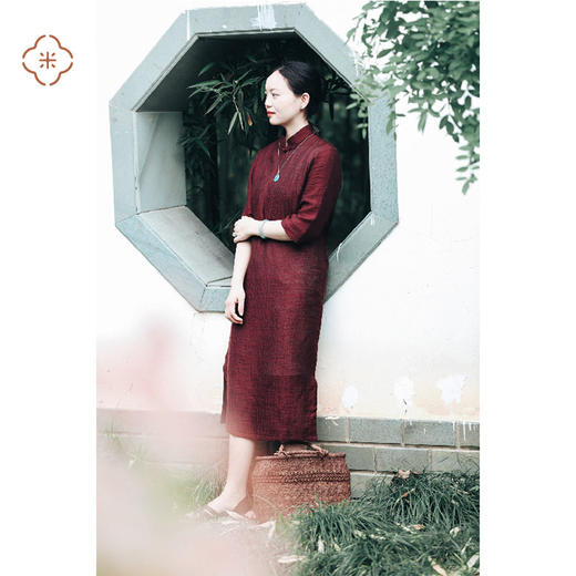 米马成衣 全幅内衬半领直身五分袖旗袍 “低调的热烈”我会穿去看 商品图0