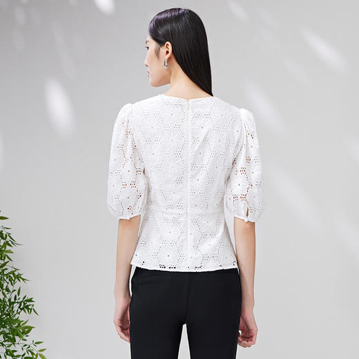 EITIE爱特爱夏款新品100%棉优雅V领显瘦小上衣7013720 商品图4