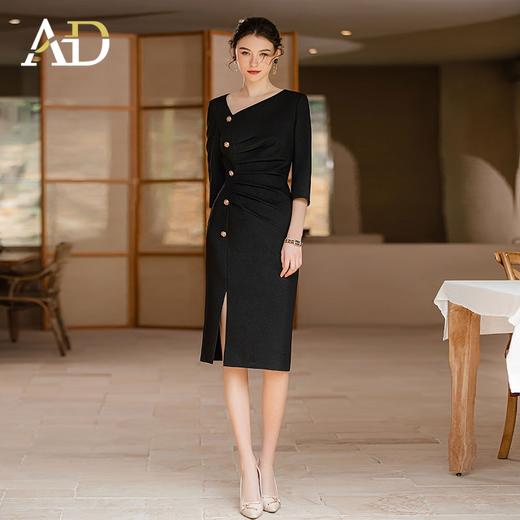 AD法式优雅连衣裙女不规则斜领小黑裙高级感褶皱修身显瘦开叉裙夏 商品图3