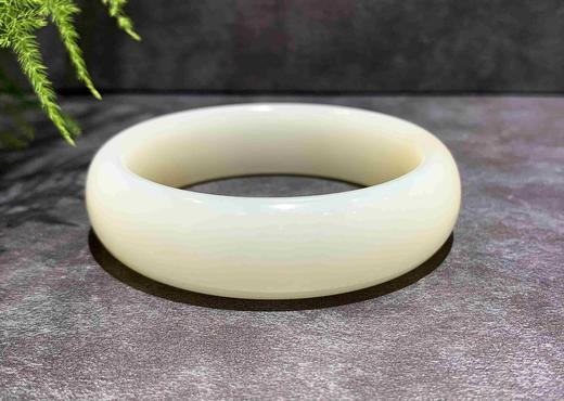 【御珠宫坊】糖羊脂白玉手镯57.3mm 商品图4