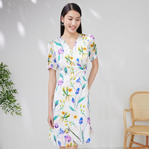 EITIE爱特爱夏季新款印花连衣裙时尚气质V领显瘦连衣裙7007756 商品图1