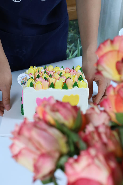 母亲节--以郁金香之名（长14×宽9×高7cm）（适合3-4人） 商品图0