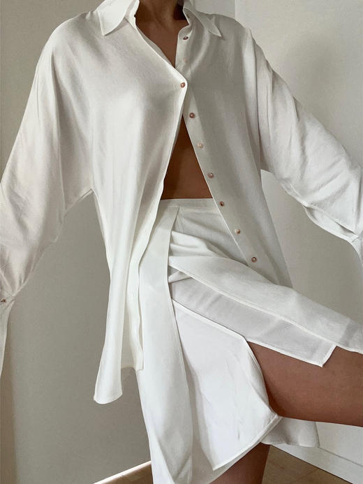 Viktoria Chan | SS23005 Stina flowy shorts [ 短裤 黑 / 白 ] 商品图2