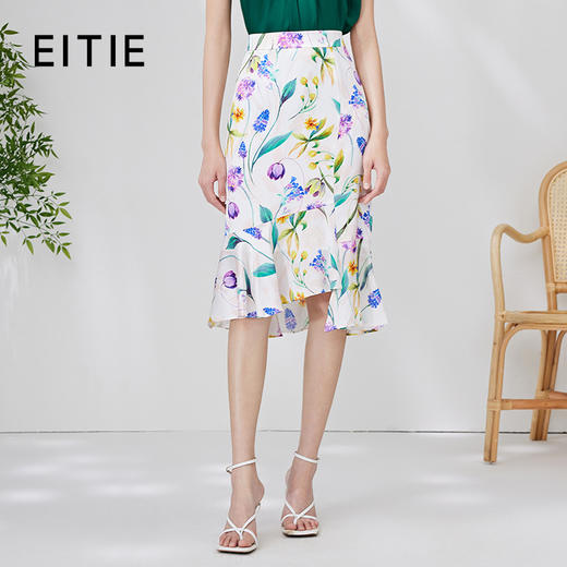 EITIE爱特爱夏季新款简约大方不规则裙摆印花半身裙7006712 商品图0