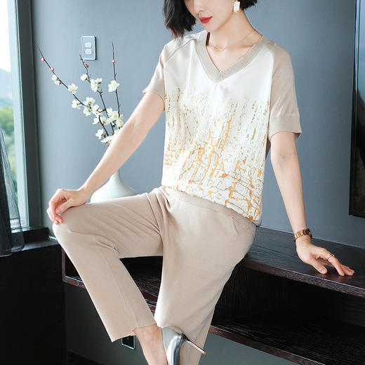 夏季新款，短袖V领冰丝休闲薄款运动套装女士宽松t恤洋气妈妈两件套CC-10-1696 商品图5