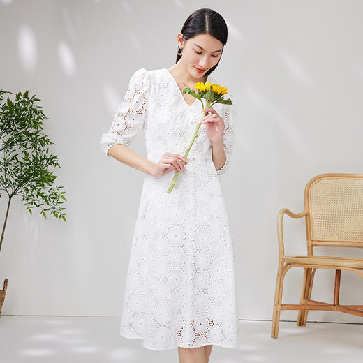 EITIE爱特爱夏款新品100%棉优雅V领显瘦高腰五分袖连衣裙7007757 商品图1