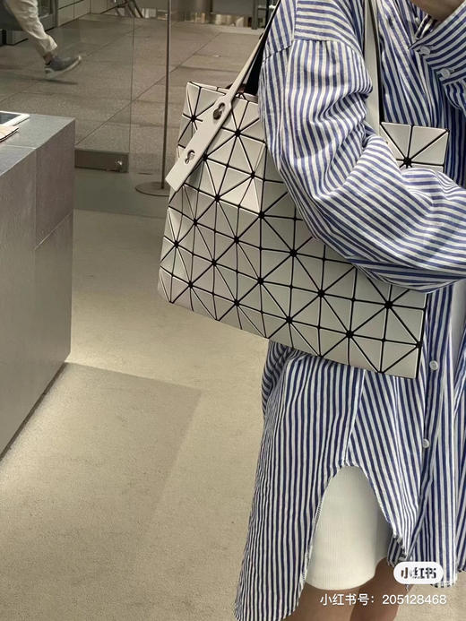 三宅一生摇滚包7×10格 商品图7