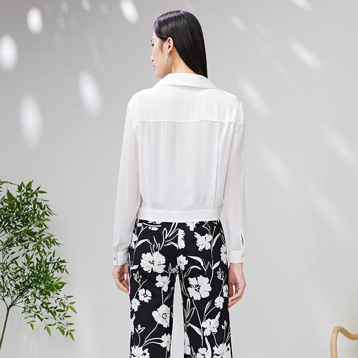 EITIE爱特爱夏季气质V领纯色长袖防晒打底百搭衬衫女7009708 商品图4