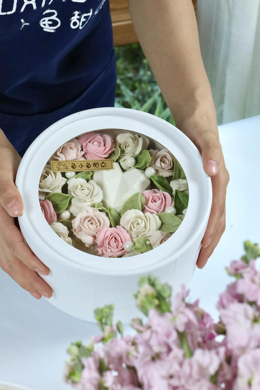 母亲节繁花礼盒 商品图1