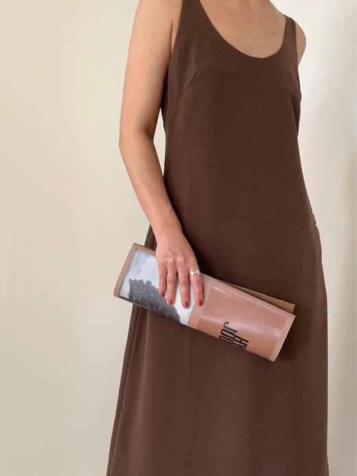 Viktoria Chan | SS23103 Tine U neck dress [ U领无袖连衣裙 棕 ] 商品图2