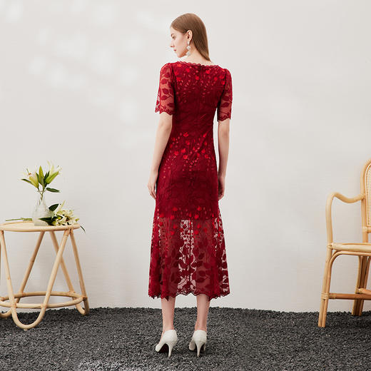 EITIE爱特爱春季新款精致优雅镂空绣花蕾丝显瘦礼服连衣裙6977608 商品图4