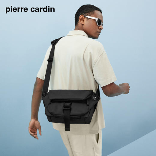 皮尔卡丹tooling系列 机能风男士斜跨包大容量 商品图0